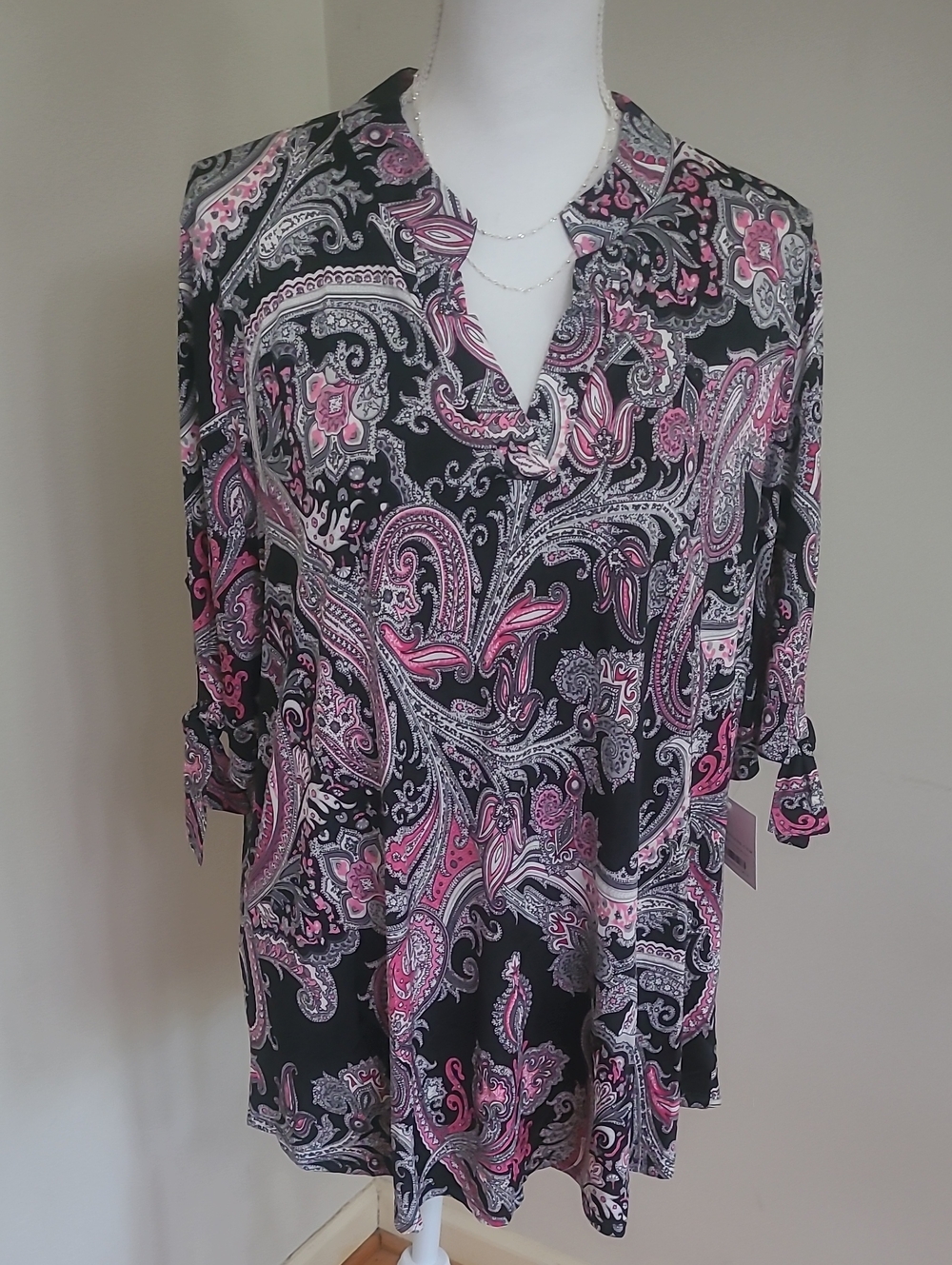 Women's Black and Pink Paisley V-Neck Tunic Top